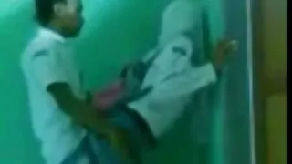 চশমা মধ্যে বাংলা দেশী চোদা চোদী একটি বিনয়ী মেয়ে সঙ্গে তিনি বিছানায় কুকুরের শৈলী লিঙ্গের শুরু