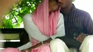 সুন্দর নগ্ন মাই এবং ব্রা বাংলাদেশি চুদাচুদি ভিডিও প্রচুর